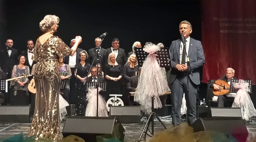 GEMLİK BELEDİYE BAŞKANI ŞÜKRÜ DEVİREN  SESİ İLE HERKESİ BÜYÜLEDİ