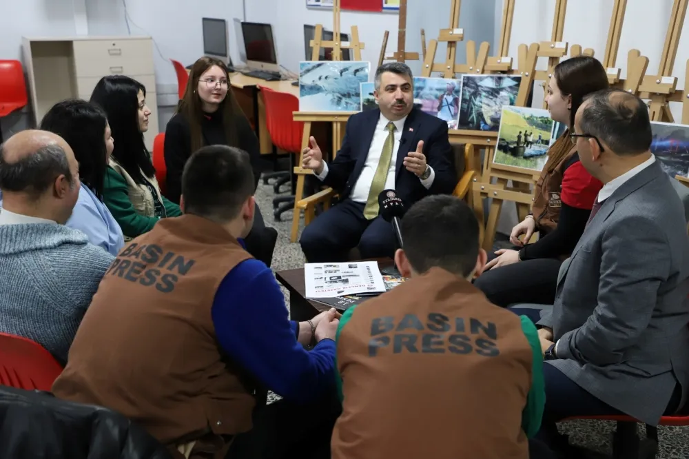 YILDIRIM BELEDİYE BAŞKANI OKTAY YILMAZ İLETİŞİM ÖĞRENCİLERİNİN SORULARINI YANITLADI 