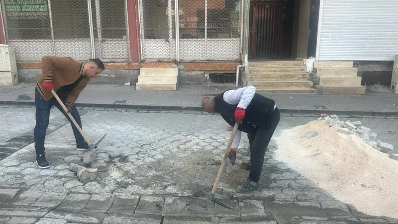 Kızıltepe İlçesinde İki Mahallede Kilitli Parke Tamiratı Yapıldı