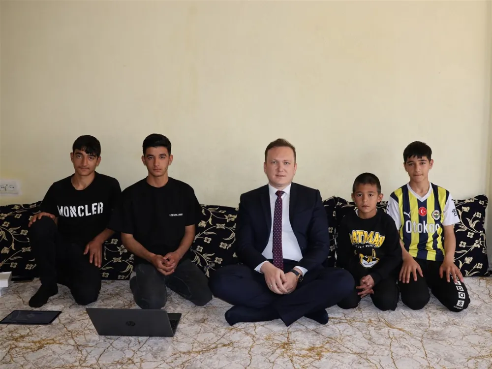 YEŞİLLİ İLÇE KAYMAKAMI KILIÇ HANE ZİYARETLERİNE DEVAM EDİYOR