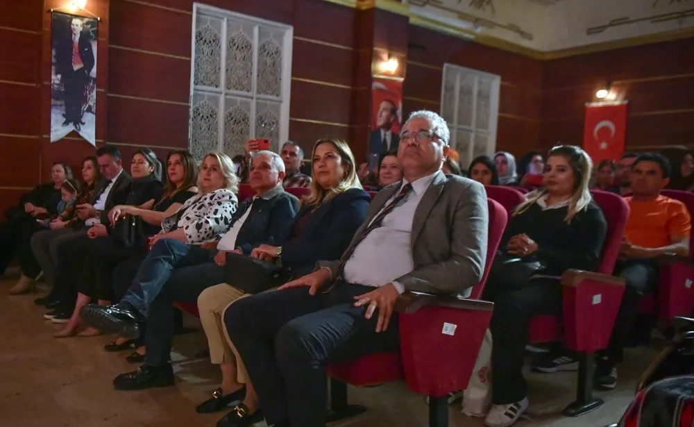 Volkan Konak şarkılarıyla anıldı
