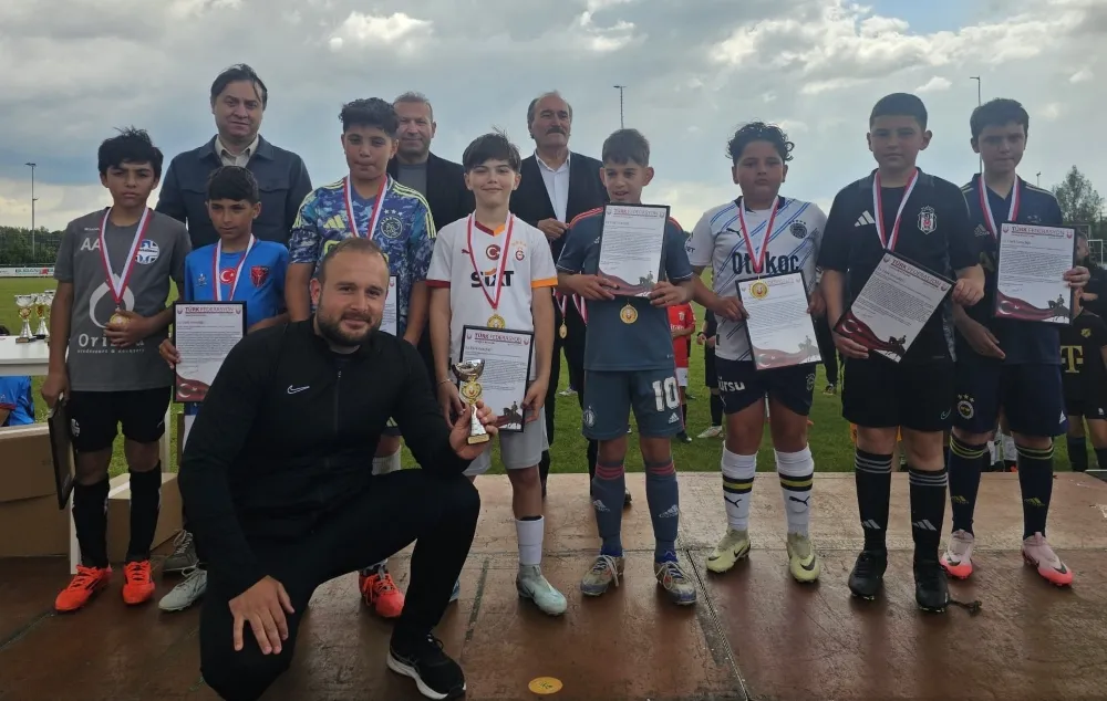 HTF  Gençlik Kolları’ndan 19 Mayıs Atatürk’ü Anma, Gençlik ve Spor Bayramı kutlaması