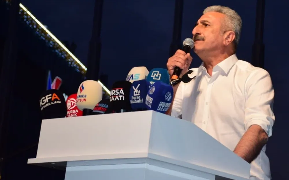 CHP BURSA İL BAŞKANI YEŞİLTAŞ;“GAZETECİLİK DEĞİL, GERÇEKLERİ SAKLAMAK SUÇ OLMALI”
