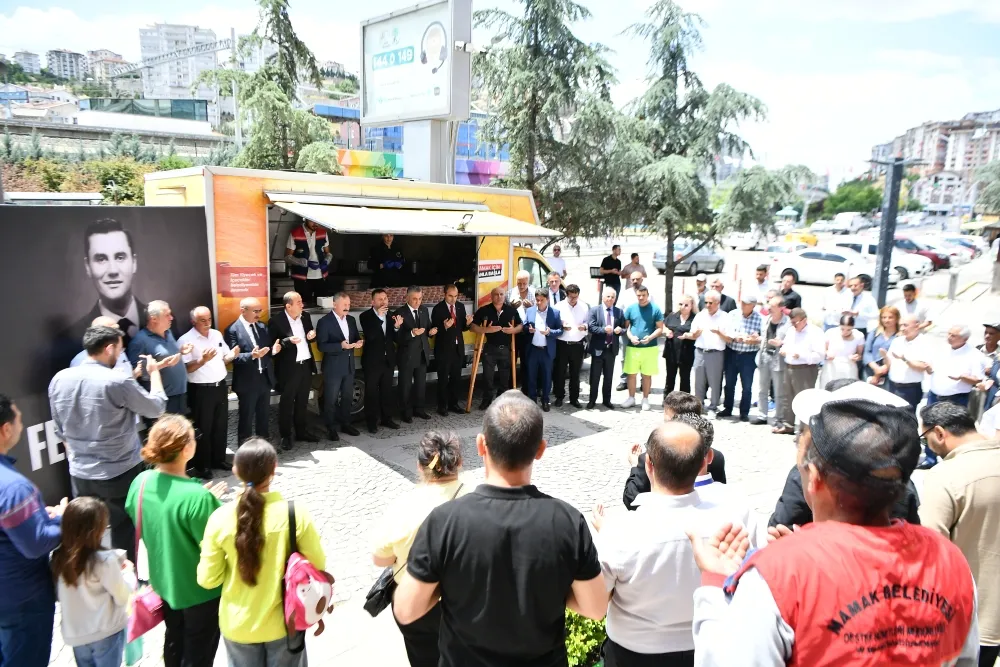  Başkan Zeyrek İçin Mamak Belediyesi tarafından Lokma Dağıtıldı