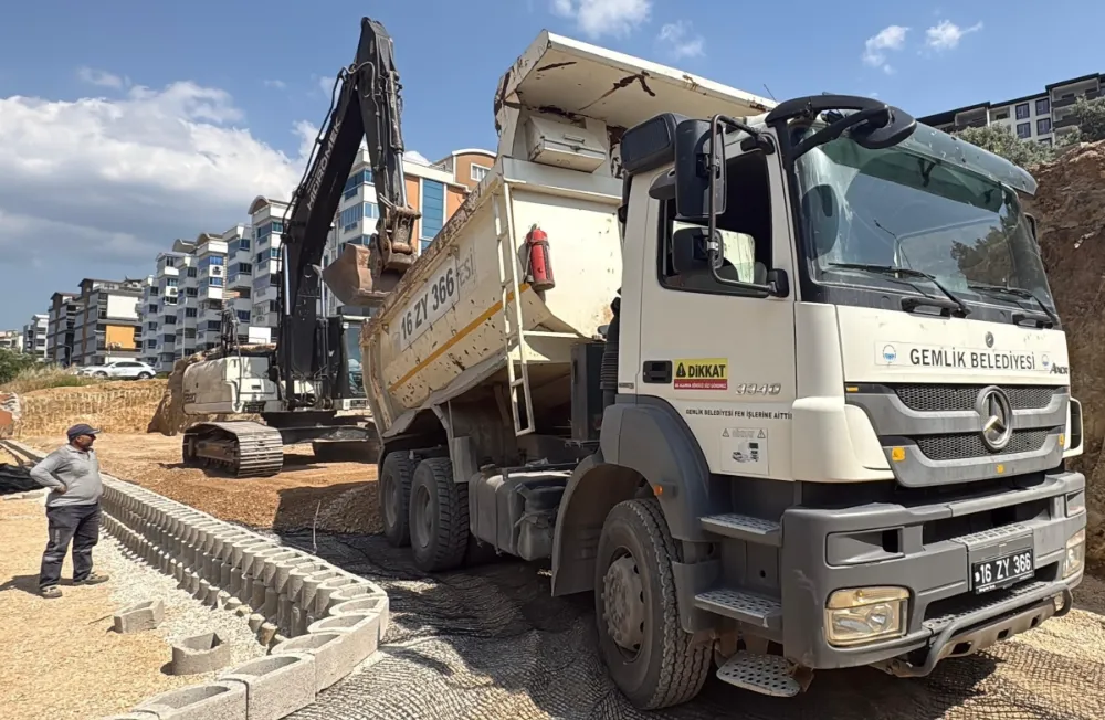 Gemlik’te Yol Açma Çalışmaları Hız Kesmeden Sürüyor