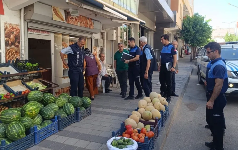 MARDİN BÜYÜKŞEHİR ZABITASI KALDIRIM İŞGALİNE SON VERİYOR