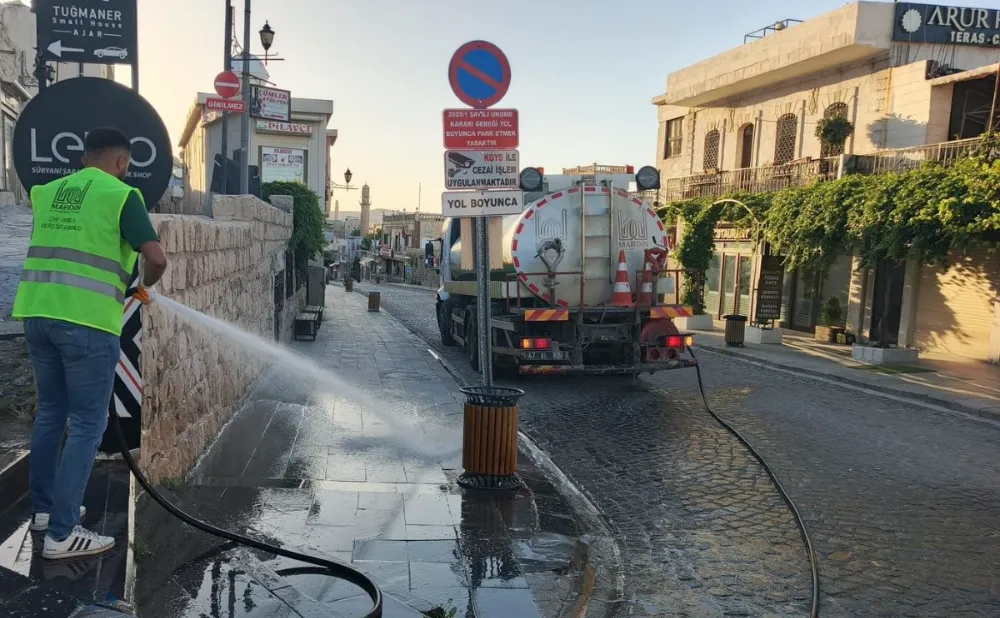 KURBAN BAYRAMI ÖNCESİ MARDİN 1.CADDE SABUNLU SU İLE  YIKANDI