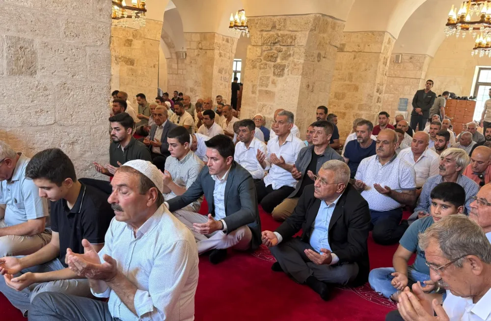 NUSAYBİN İLÇESİNDE 15 TEMMUZ ŞEHİTLERİ İÇİN MEVLİT OKTULDU