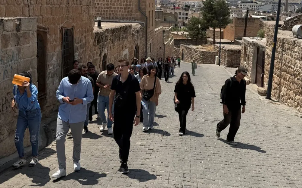 KIZILTEPE BELEDİYESİ MİDYAT VE DARA GEZİSİ DÜZENLEDİ