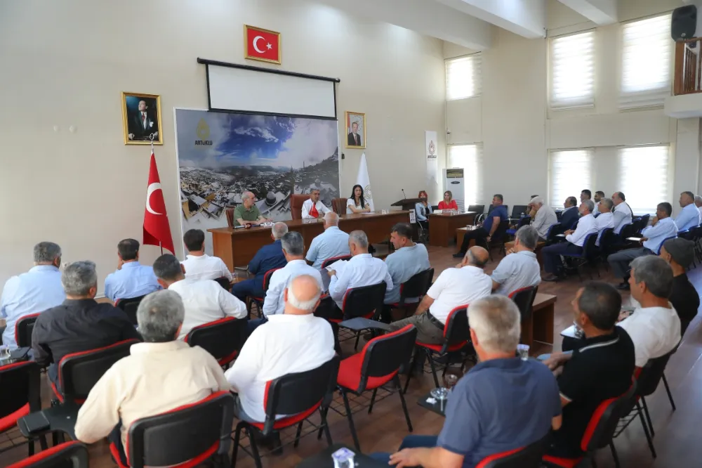 ARTUKLU BELEDİYESİNDE MAHALLE MUHTARLARI İLE İŞTİŞARE  TOPLANTISI