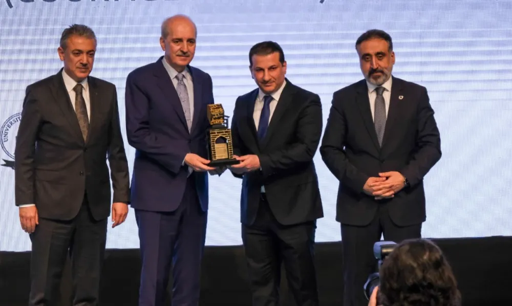 MAÜ TARAFINDAN CESARET ÖDÜLÜ VERİLEN GAZETECİ GAZZE