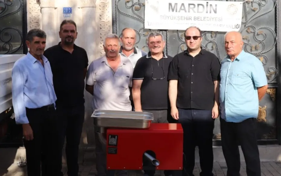 Mardin Büyükşehir Belediyesi’nden Üreticilere Salça Makinesi Desteği