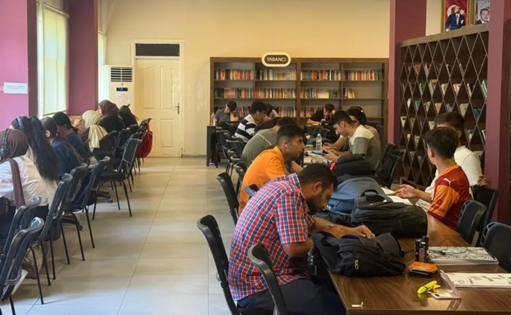 Kızıltepe Belediyesi Kütüphanesine Gençlerden Yoğun İlgi