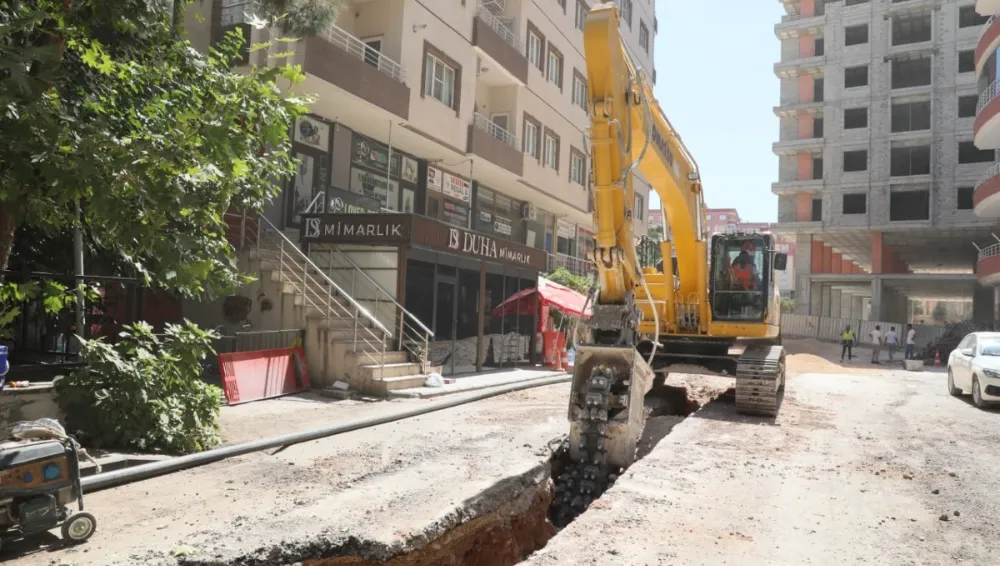 Mardin İçme Suyu Projesi’nde Şehir İçi Şebeke Hattı Döşeme Çalışmaları Sürüyor