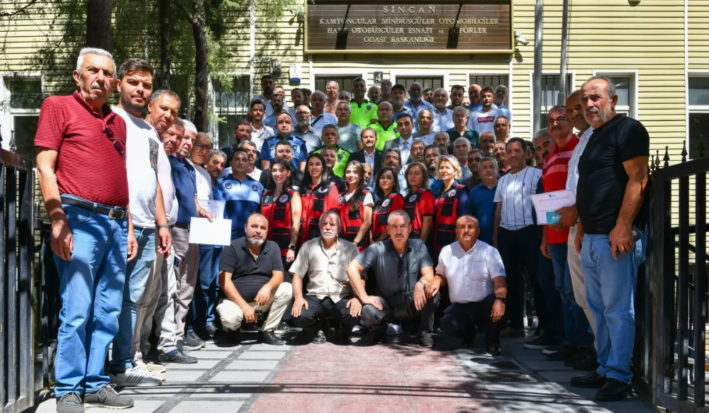 OKUL SERVİS ŞOFÖRLERİNE VE REHBERLERİNE “İLK YARDIM VE GÜVENLİ SÜRÜŞ FARKINDALIĞI” EĞİTİMİ